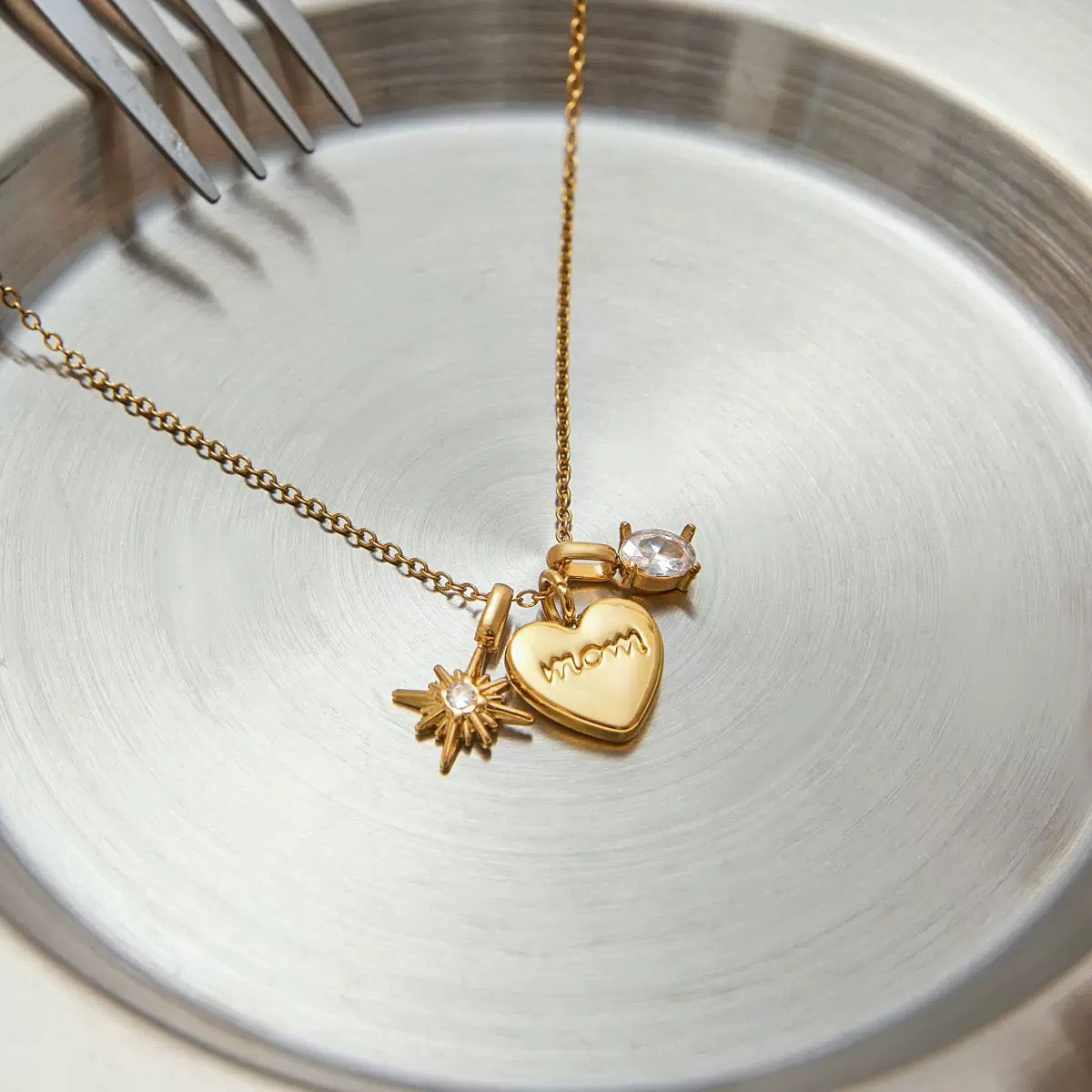 Collier Mom’s heart